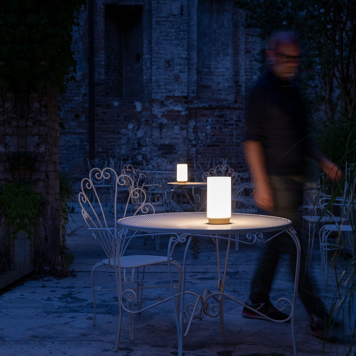 uploadimage/Den_ban_khong_day_BUGIA_table_lamp_by_Davide_Groppi_-_Conte_Living_italian_furniture.jpg