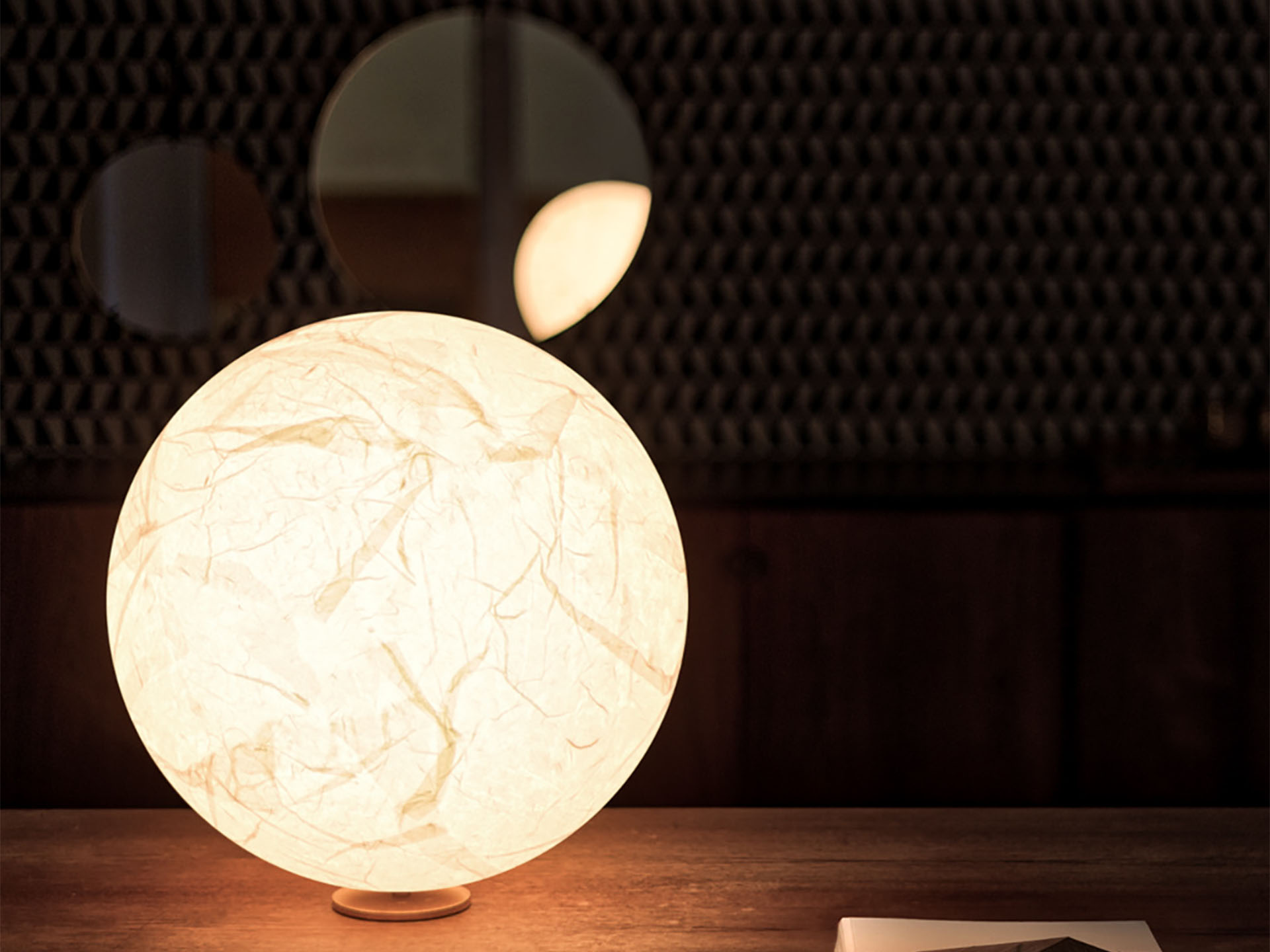 /static/uploadimage/Thumbnail_-_Den_ban_MOON_T_lamp_by_Davide_Groppi_-_Conte_Living_italian_furniture.jpg