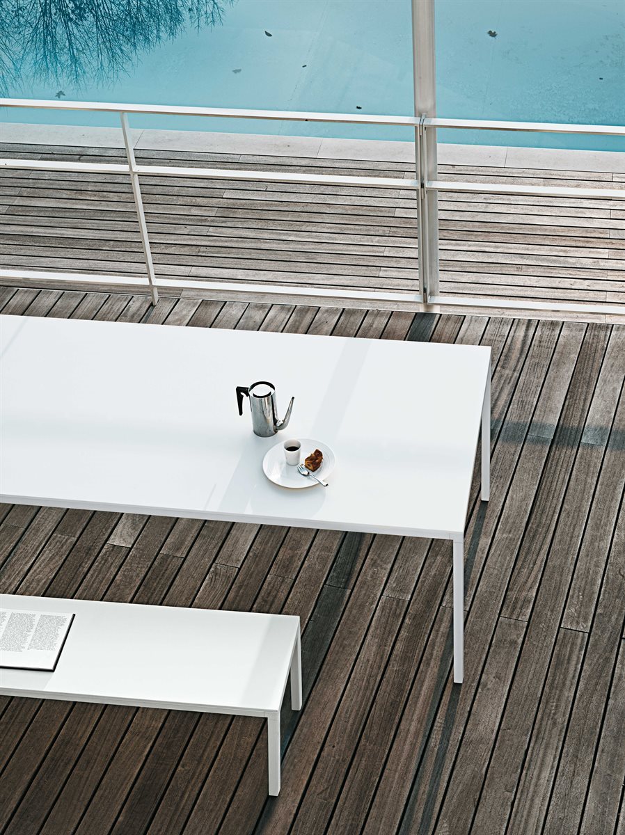 uploadimage/helsinki_table_outdoor_desalto_conte_living3_1.jpg