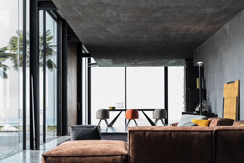 Season Sofa thumbnail