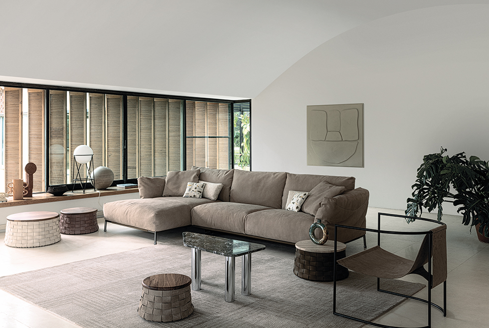 Chapeau Sofa thumbnail