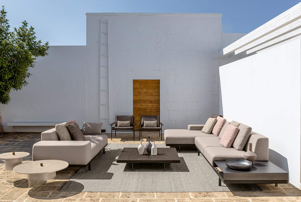 Allure Sofa Outdoor
