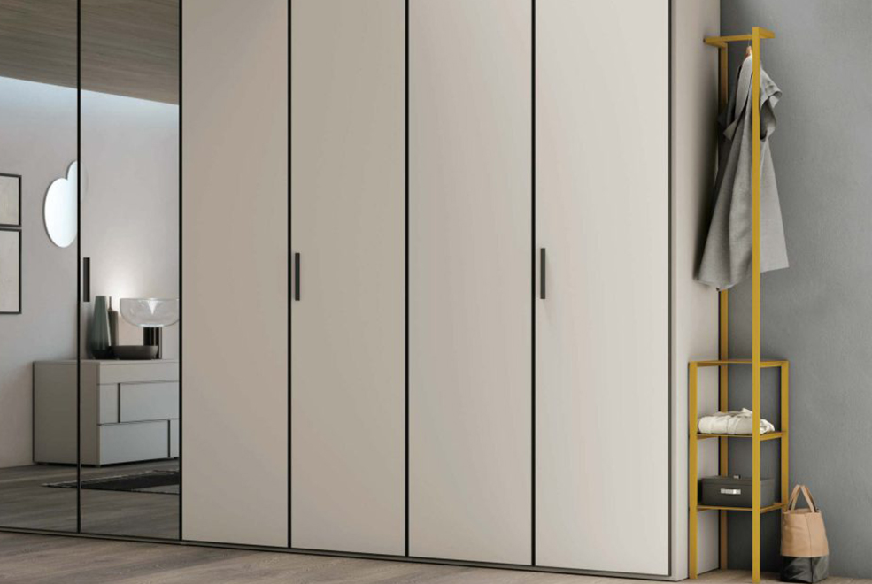 Profilo Hinged door wardrobe