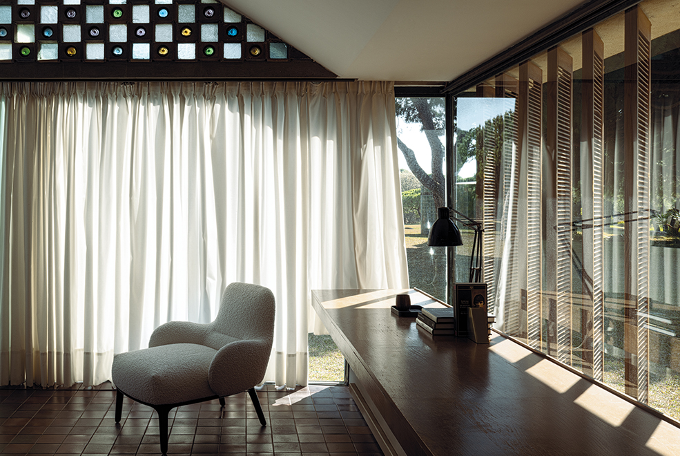 Woody Armchair thumb