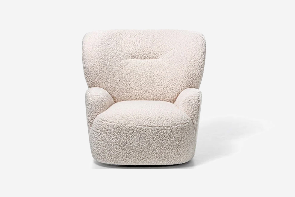 Loll 09 Armchair hero