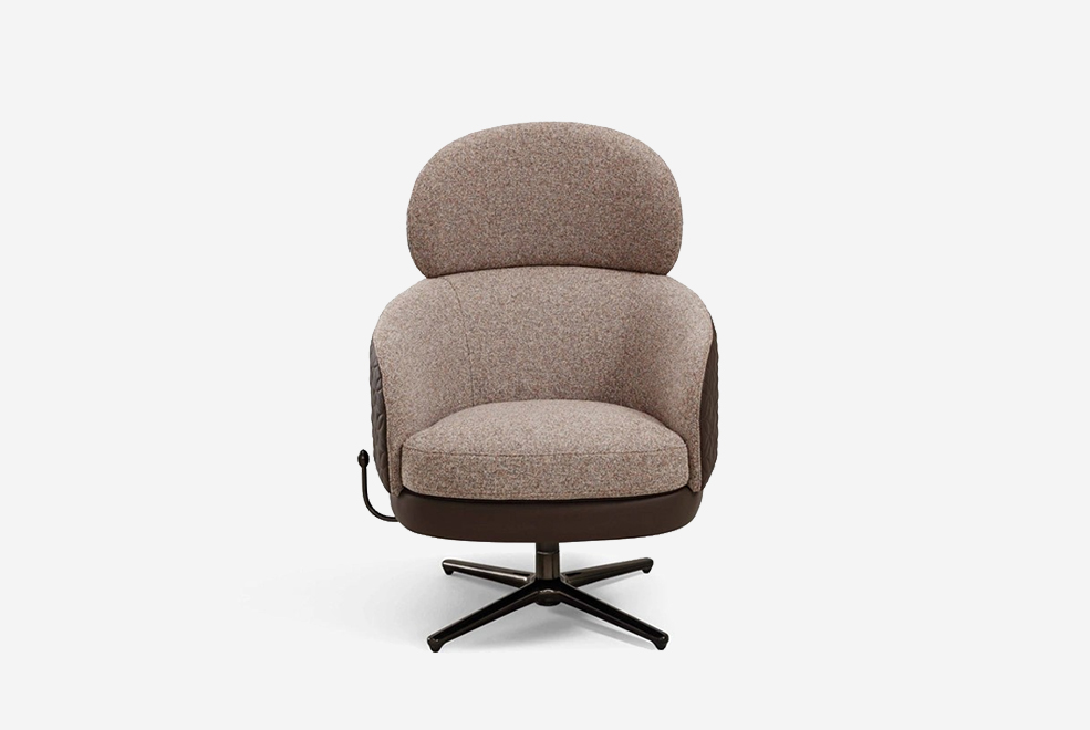 Amparo Armchair hero