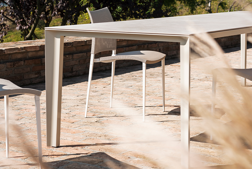 Skin Dining Table