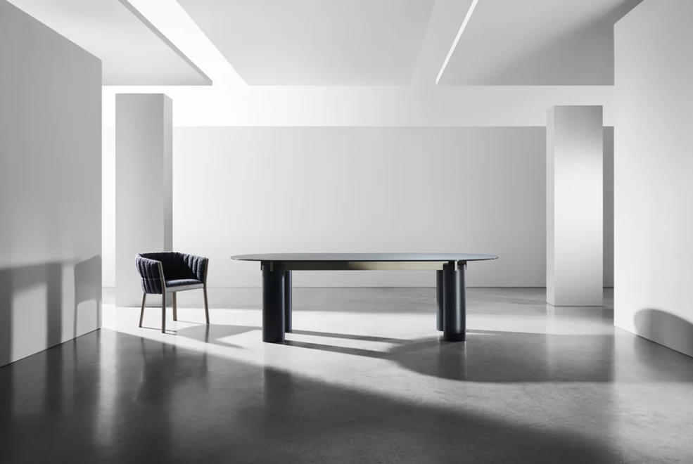 Daen 33/34 Dining Table gallery