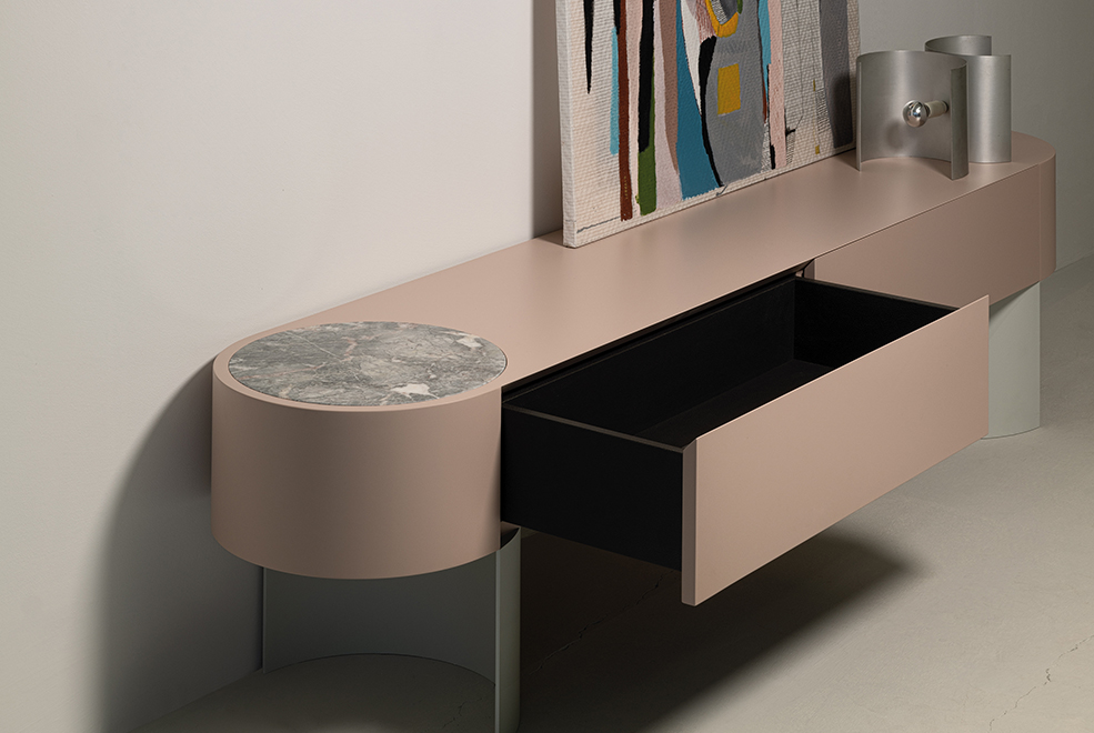 Lip Side Table gallery