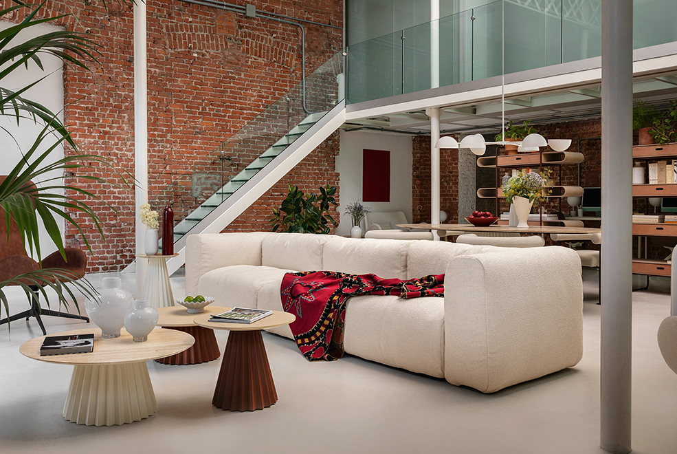 Plisse Dining Table gallery